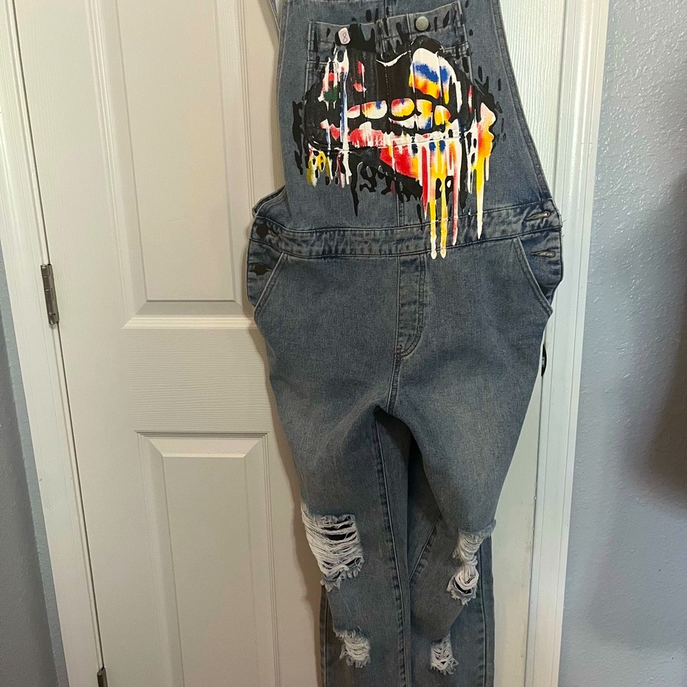 NWT Sheilay Denim Overalls with Colorful Graphic Lip Design Lg - Picture 2 of 9